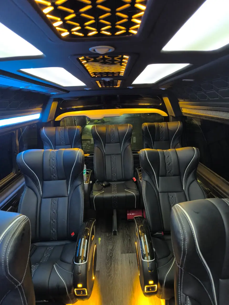 sewa-hiace-malang-malangindietrans (13)