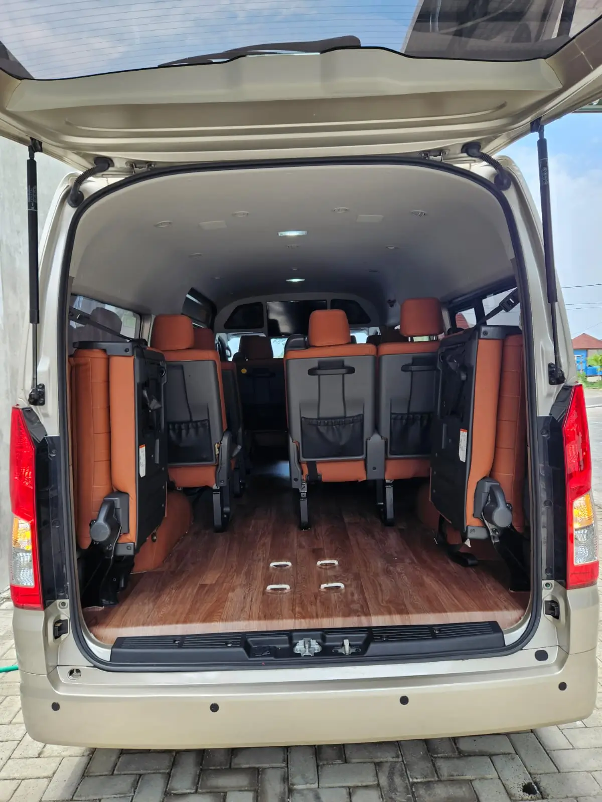 sewa-hiace-malang-malangindietrans (31)