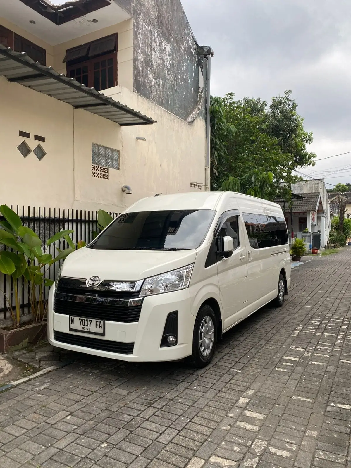 sewa-hiace-malang-malangindietrans (35)